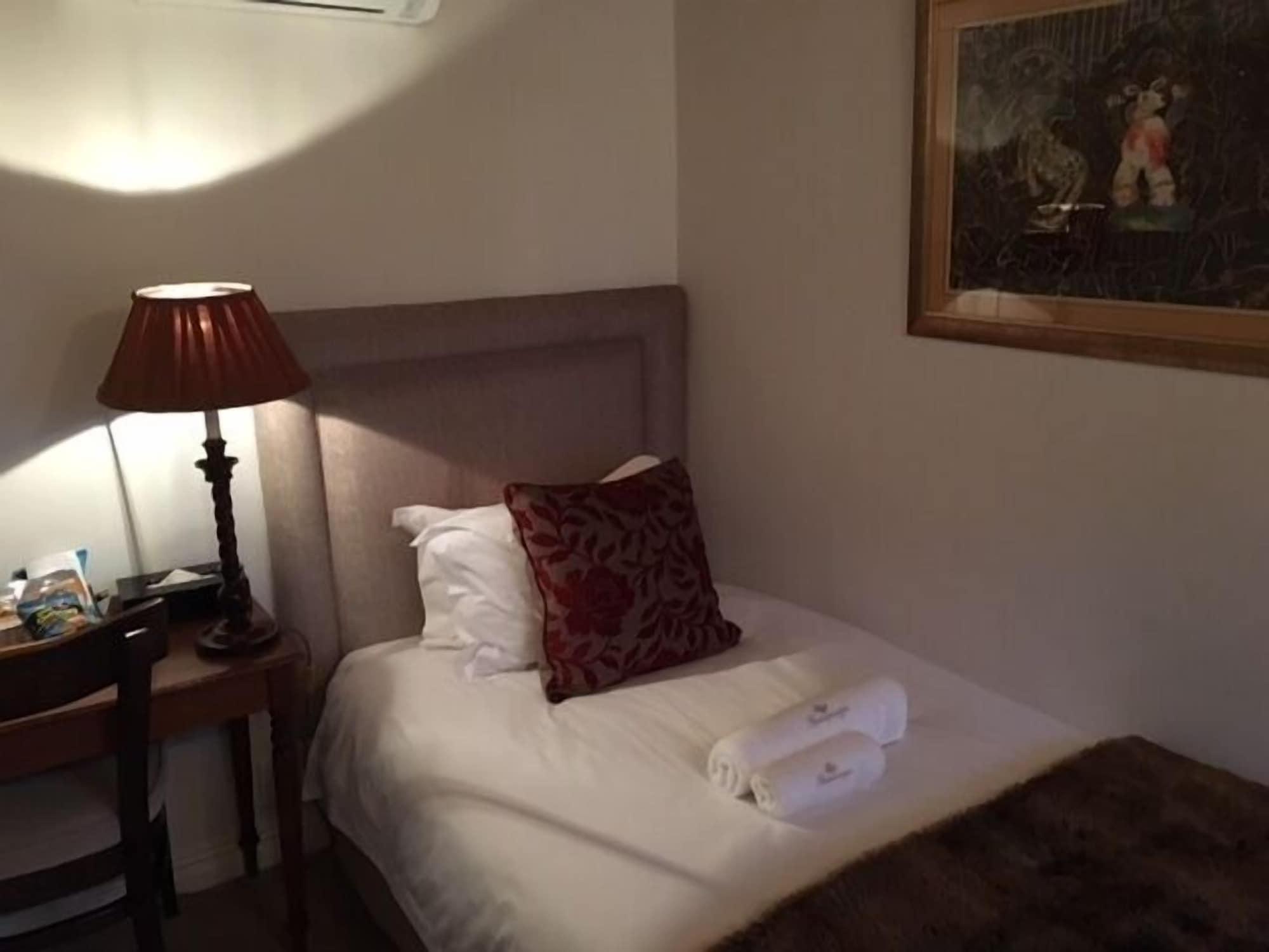 סטלנבוש Roosenwijn Guesthouse מראה חיצוני תמונה