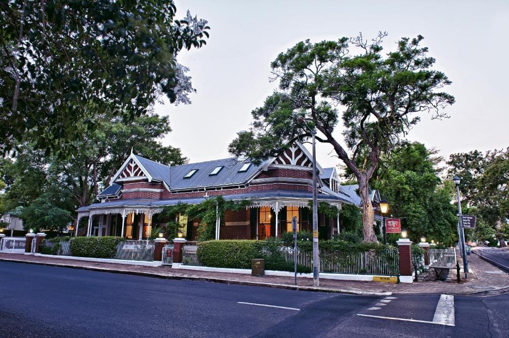 סטלנבוש Roosenwijn Guesthouse מראה חיצוני תמונה
