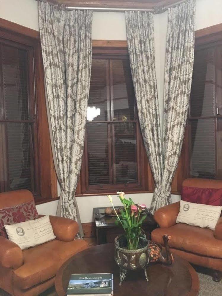 סטלנבוש Roosenwijn Guesthouse מראה חיצוני תמונה